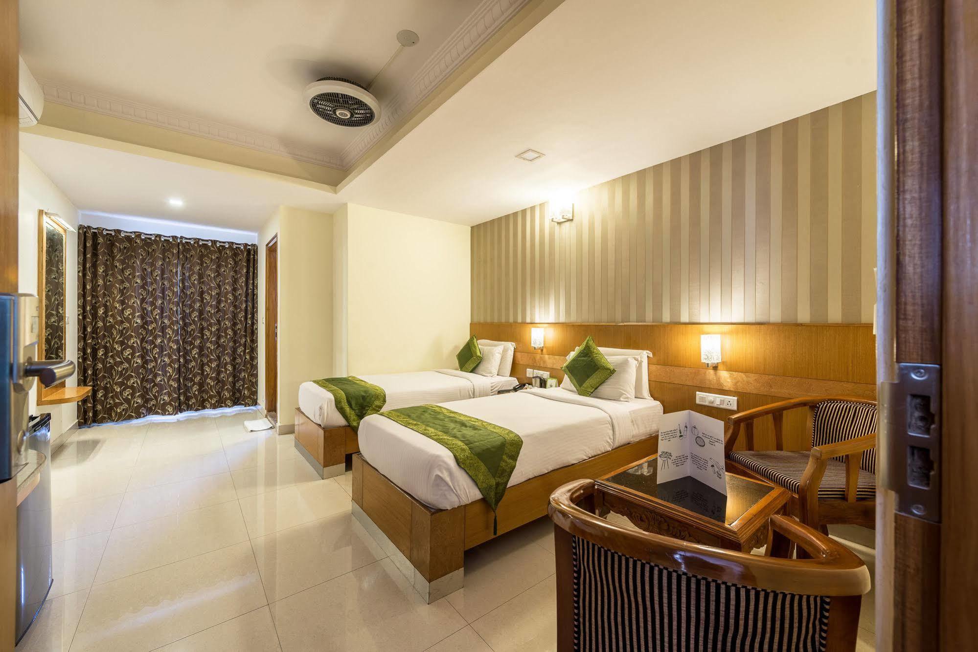 Treebo Akshaya Lalbagh Inn Bangalore Exterior foto
