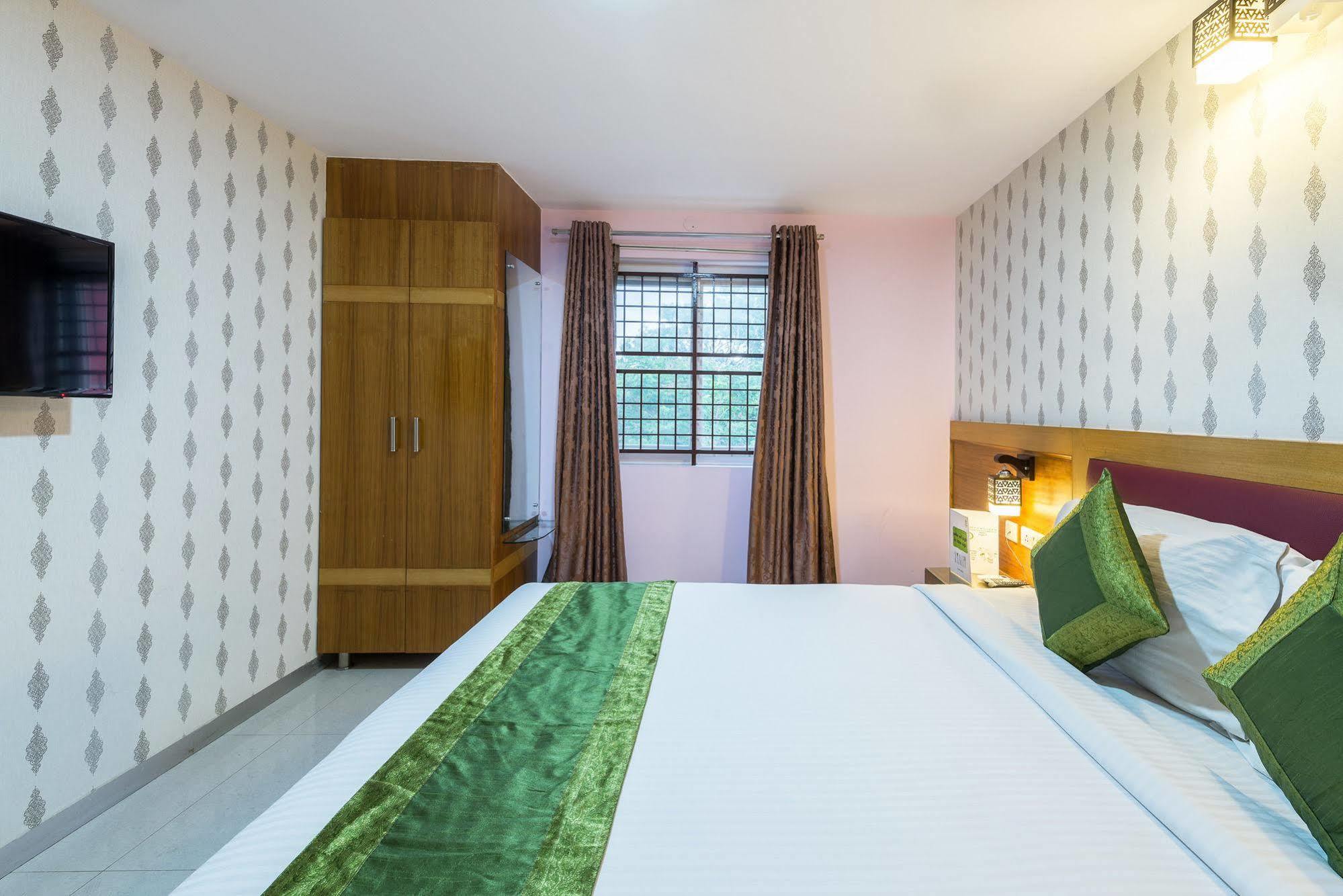 Treebo Akshaya Lalbagh Inn Bangalore Exterior foto