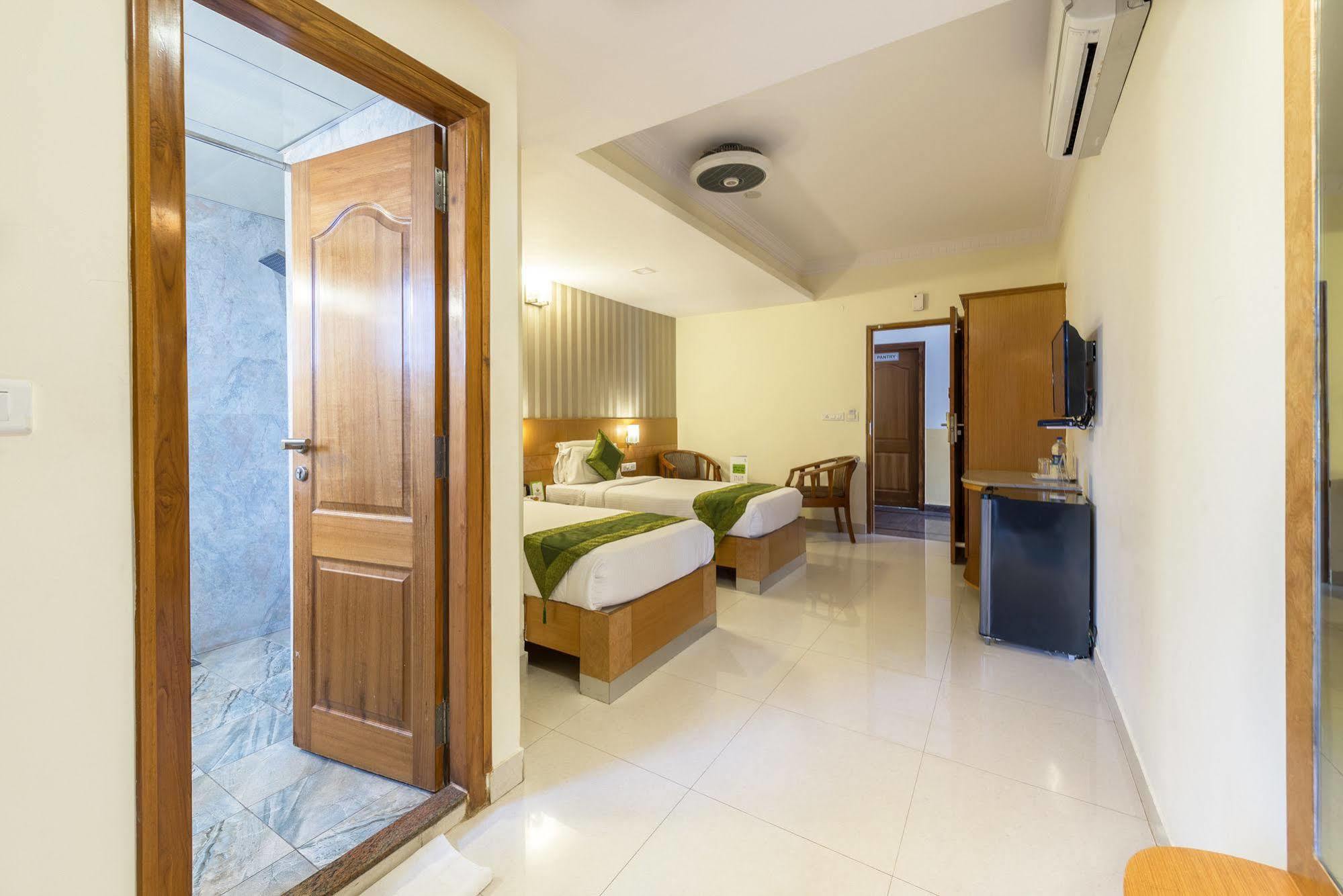 Treebo Akshaya Lalbagh Inn Bangalore Exterior foto